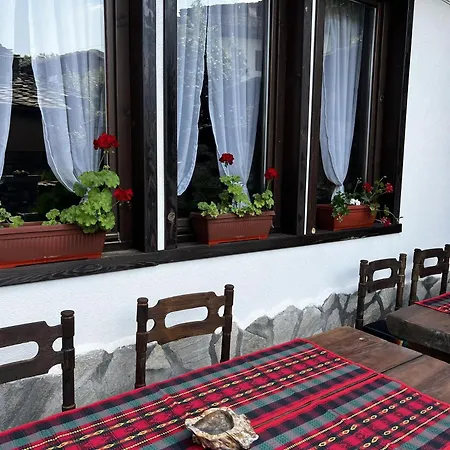 кондеви къщи *