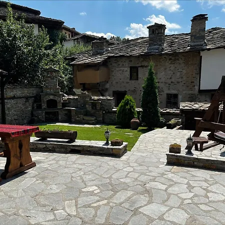 кондеви къщи *