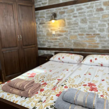 Gasthuis кондеви къщи *