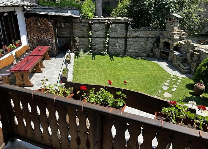 кондеви къщи *