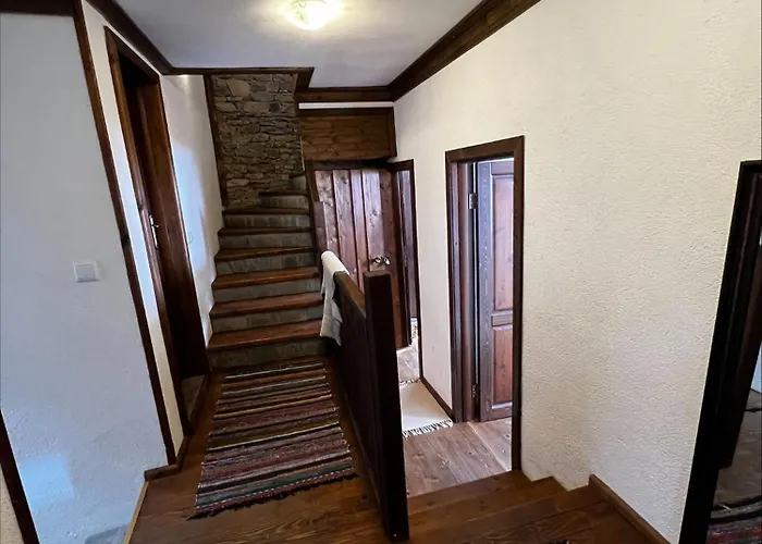 кондеви къщи *