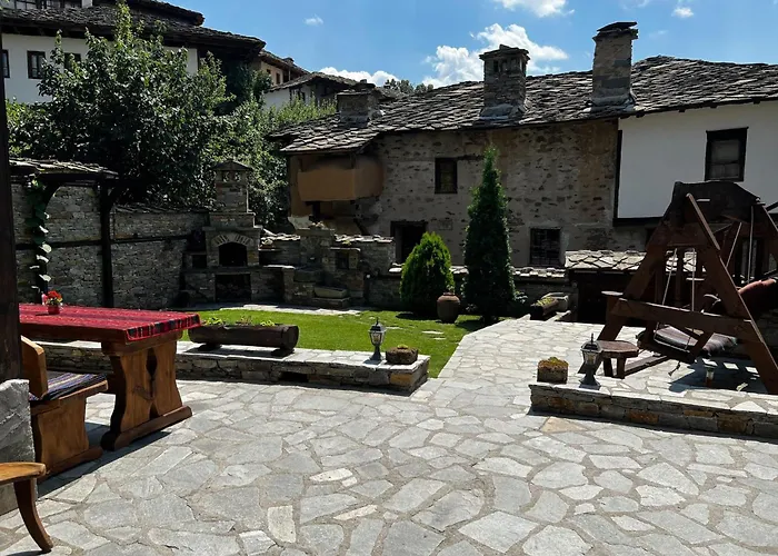 кондеви къщи *