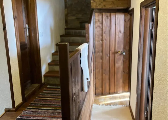 кондеви къщи *